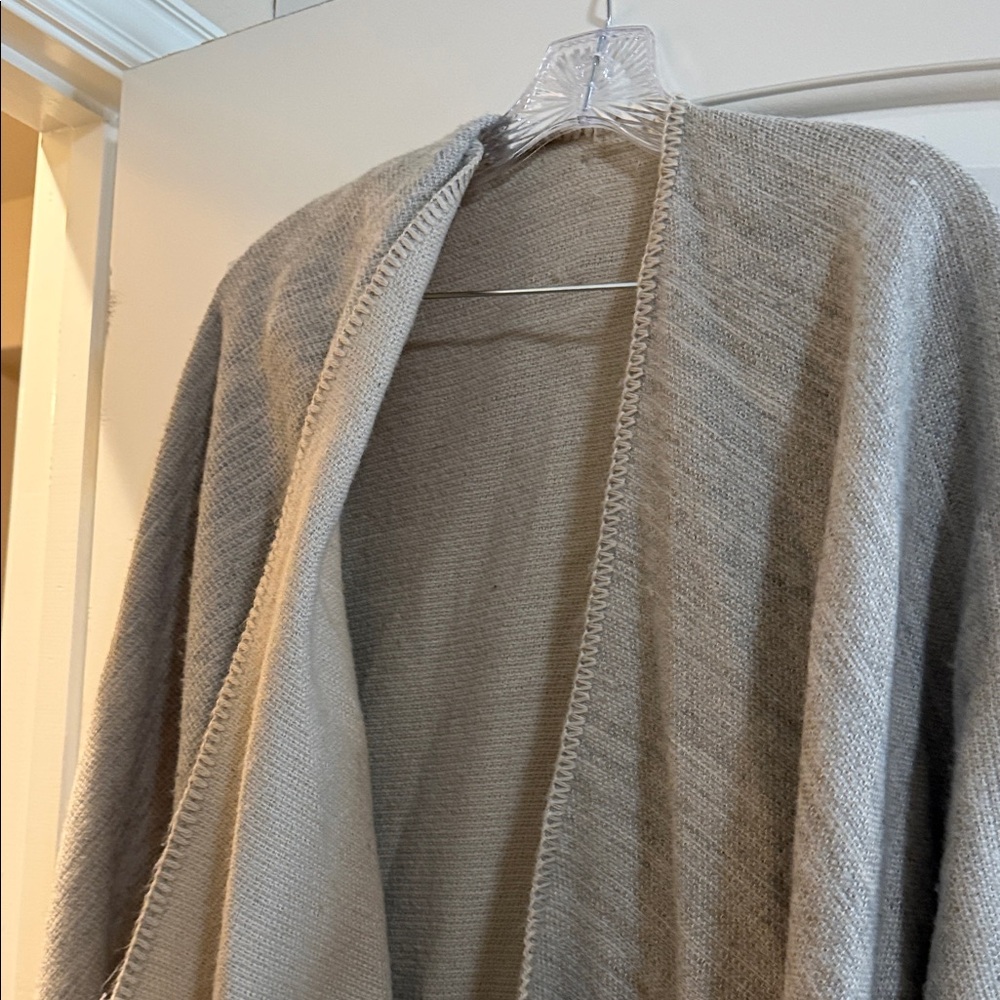 Elegant Beige Women's Poncho - Picture 2 of 2